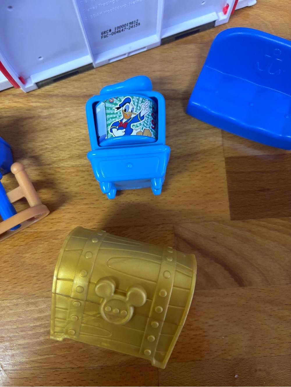 Disney Store Donald Duck House Play Set – Incomplete with Accessories - Picture 3 of 13